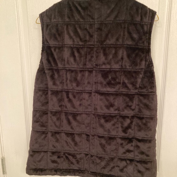 Lady Hathaway Black Faux Fur Polyester Vest with 2 Pockets Size Large. - Picture 2 of 10